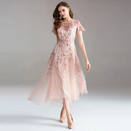 High-quality long dress embroidery large swing dress dress ladies elegant temperament round neck short-sleeved ladies dresses - Lootquake
