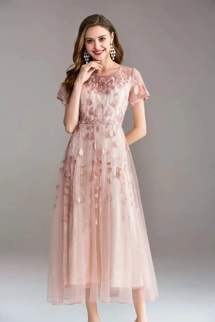High-quality long dress embroidery large swing dress dress ladies elegant temperament round neck short-sleeved ladies dresses - Lootquake