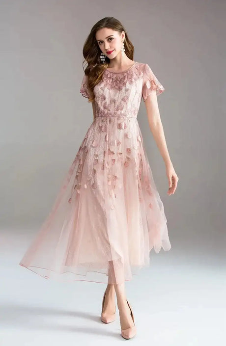 High-quality long dress embroidery large swing dress dress ladies elegant temperament round neck short-sleeved ladies dresses - Lootquake