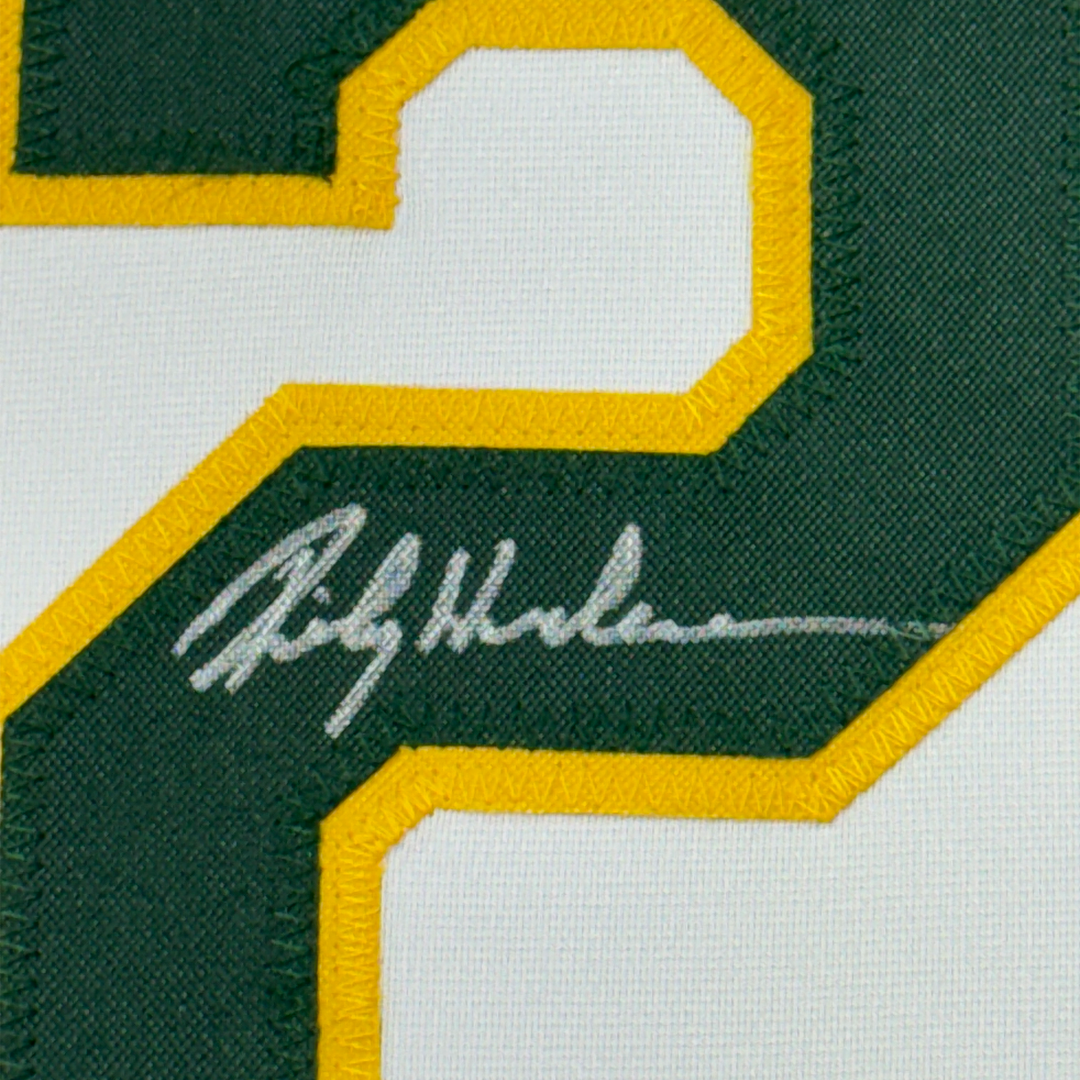 Camiseta de béisbol blanca de Oakland, enmarcada, autografiada y firmada por Rickey Henderson, 35 x 39, Beckett BAS COA