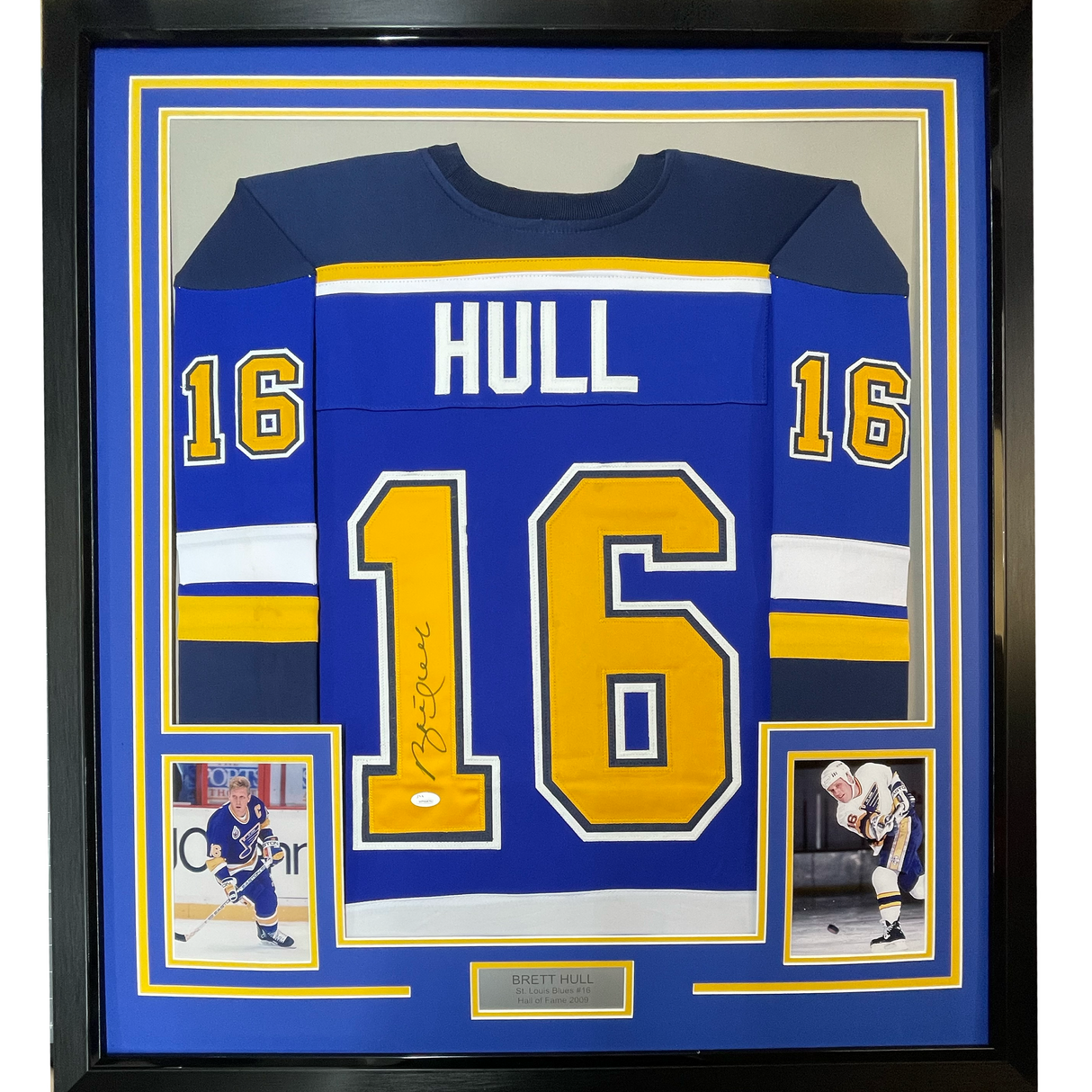 Camiseta de hockey azul y amarillo de St. Louis, enmarcada, autografiada y firmada por Brett Hull, 35 x 39, números JSA COA