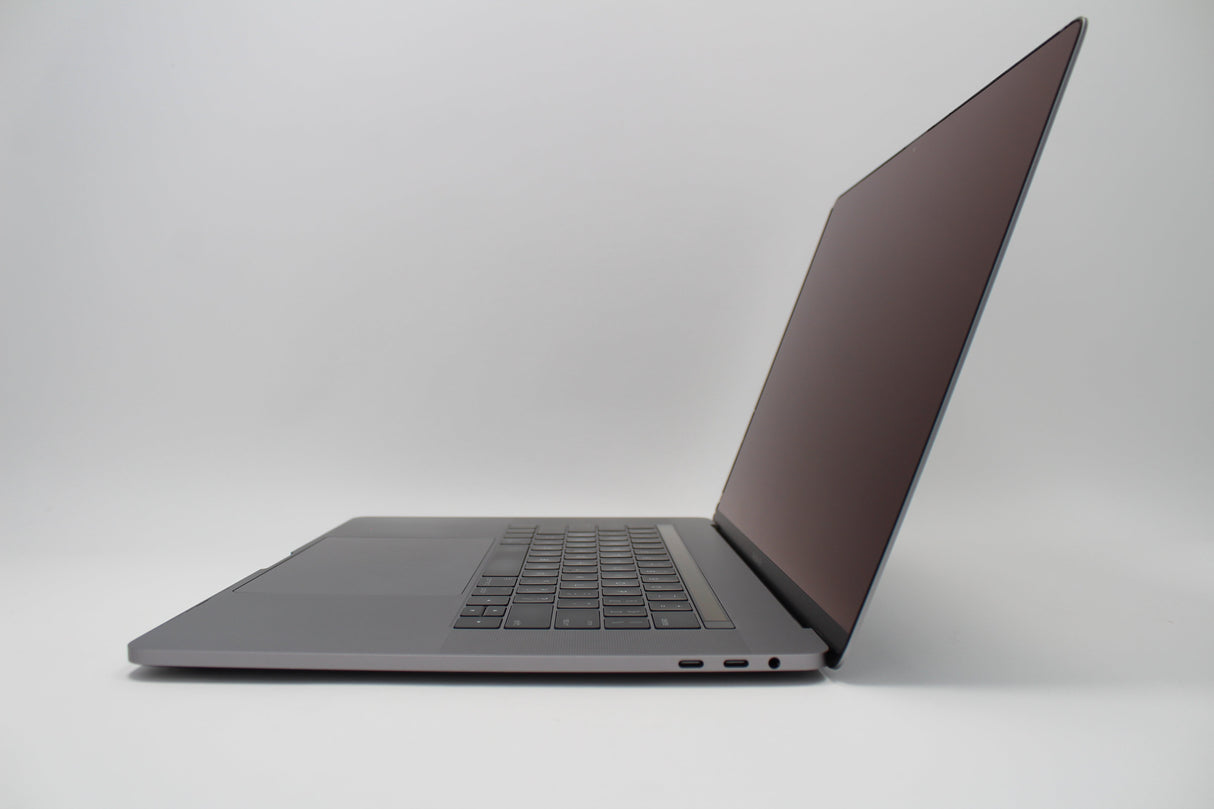 2016 Apple MacBook Pro 15-inch i7 2.7GHz 16GB RAM 512GB SSD AMD 455 | Excellent