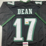 Camiseta de fútbol negra de Filadelfia autografiada/firmada por Nakobe Dean (JSA COA)