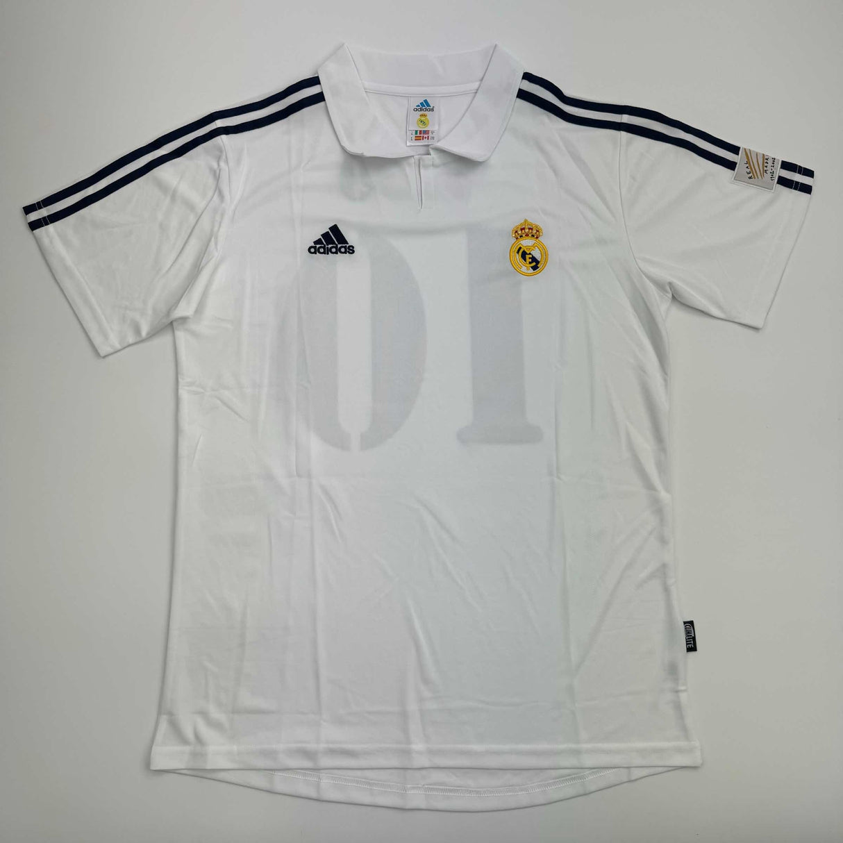 Camiseta de fútbol blanca del Real Madrid autografiada/firmada por Luis Figo Beckett BAS COA