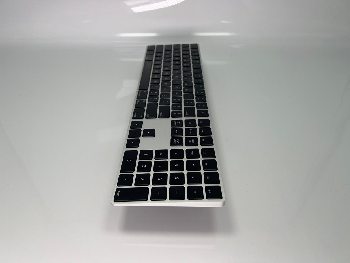 Apple A1843 MRMH2LL/A Wireless Magic Keyboard w/Numeric Keypad (Space Gray)