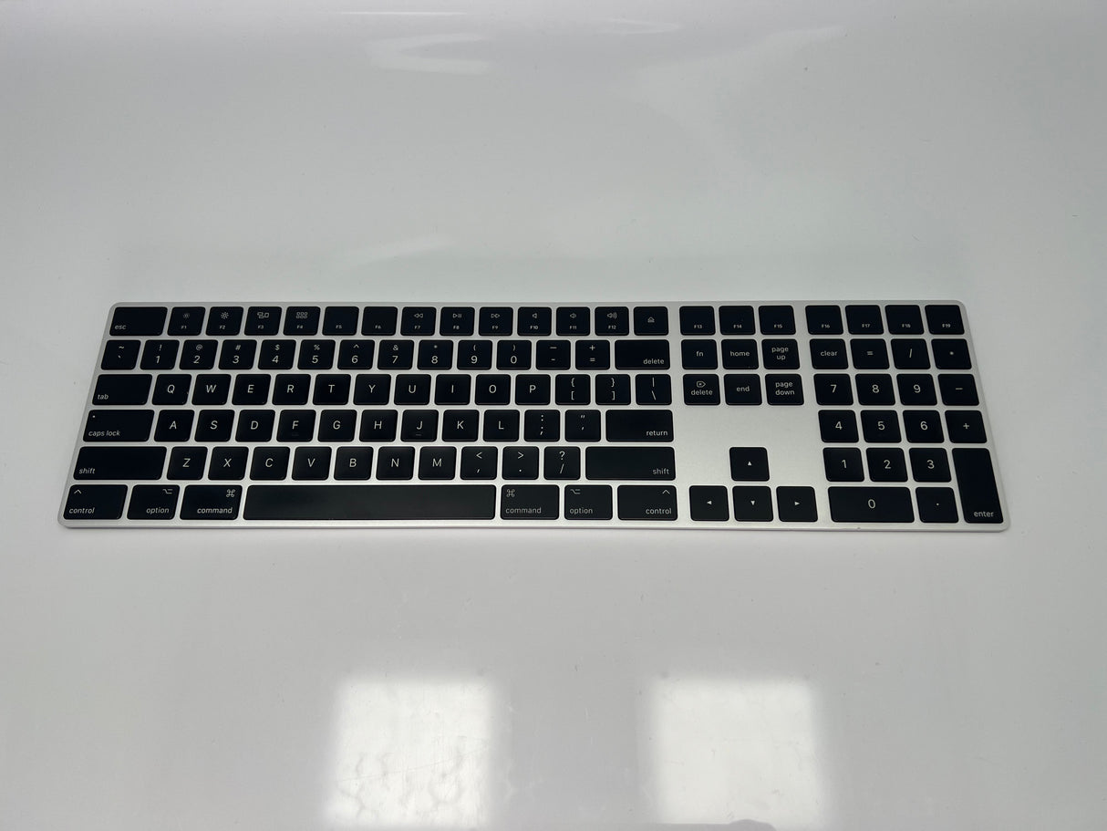Apple A1843 MRMH2LL/A Wireless Magic Keyboard w/Numeric Keypad (Space Gray)
