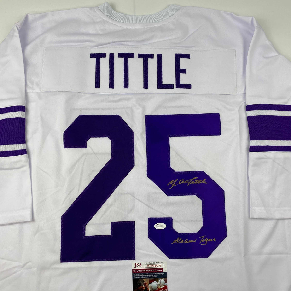 Camiseta de fútbol americano universitario autografiada/firmada YA YA con título inscrito Geaux Tigers LSU blanca JSA COA