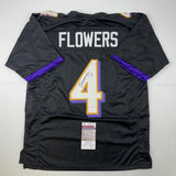 Camiseta de fútbol negra de Baltimore autografiada/firmada por Zay Flowers (JSA COA)