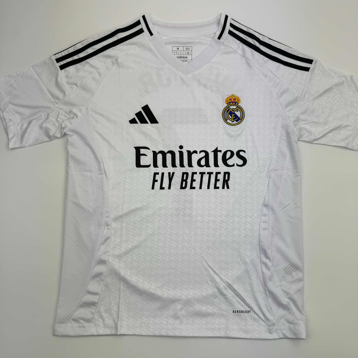 Camiseta de fútbol blanca del Real Madrid autografiada/firmada por Vini Vinicius Jr. #7 Beckett BAS COA