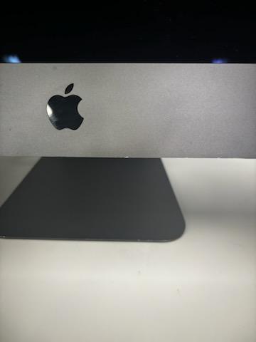 2017 Apple iMac Pro 5K 27-inch 10-Core Xeon W – 128GB RAM 2TB SSD | Radeon Pro Vega 56