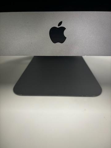 2017 Apple iMac Pro 5K 27-inch 10-Core Xeon W – 128GB RAM 2TB SSD | Radeon Pro Vega 56