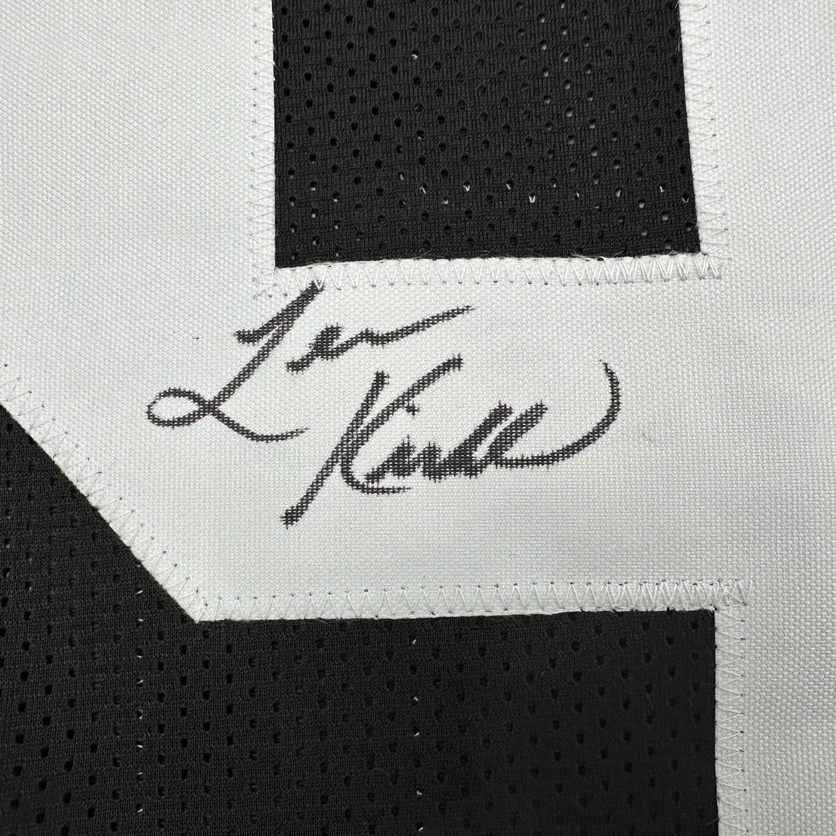 Camiseta de fútbol americano negra de Pittsburgh autografiada/firmada por Levon Kirkland Beckett BAS COA