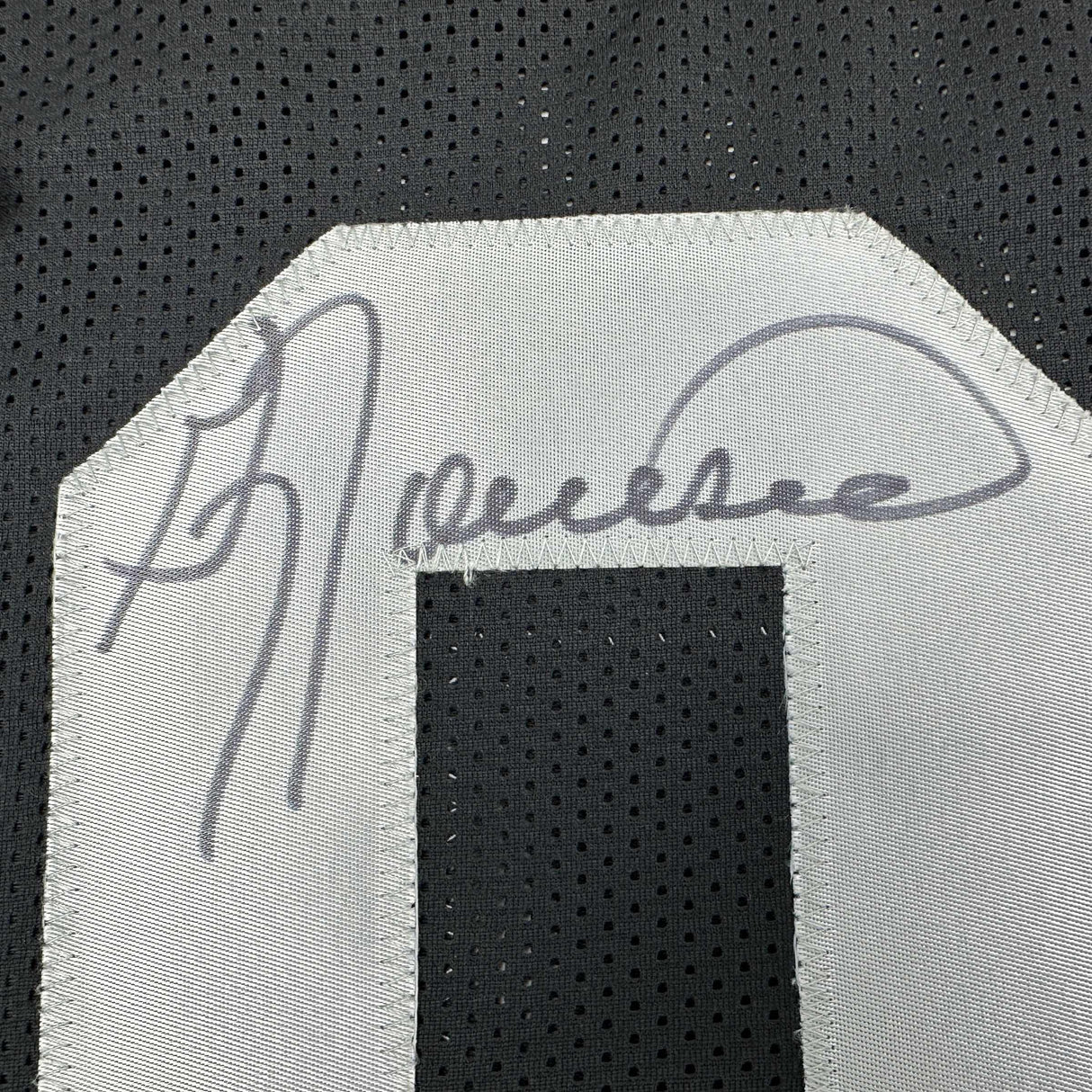 Camiseta de fútbol americano negra de Oakland autografiada y firmada por Greg Townsend (JSA COA)