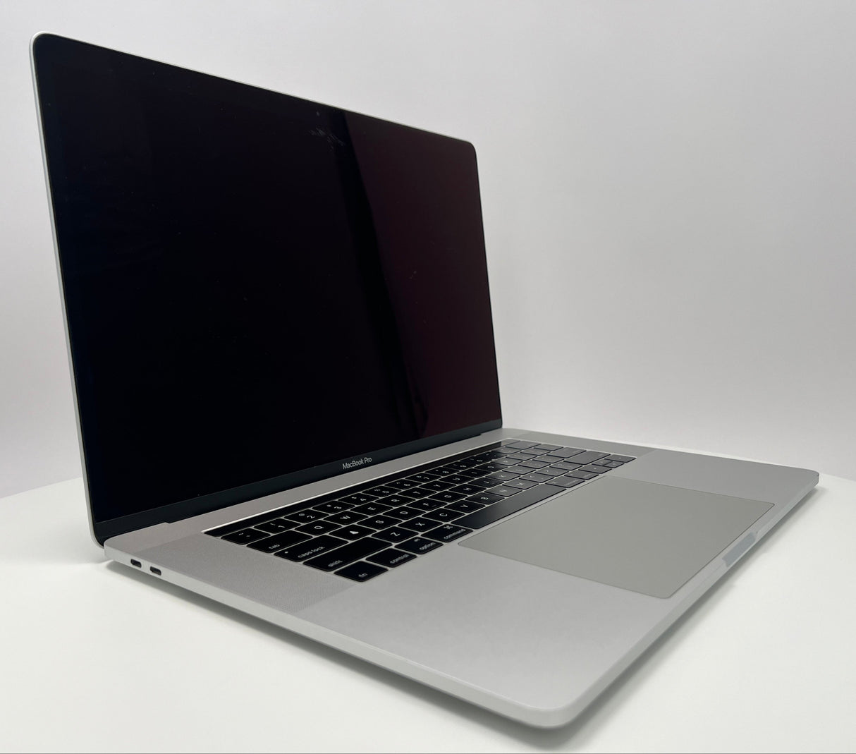 2016 Apple MacBook Pro 15-inch i7 2.9GHz 16GB RAM 512GB SSD | Radeon Pro 460