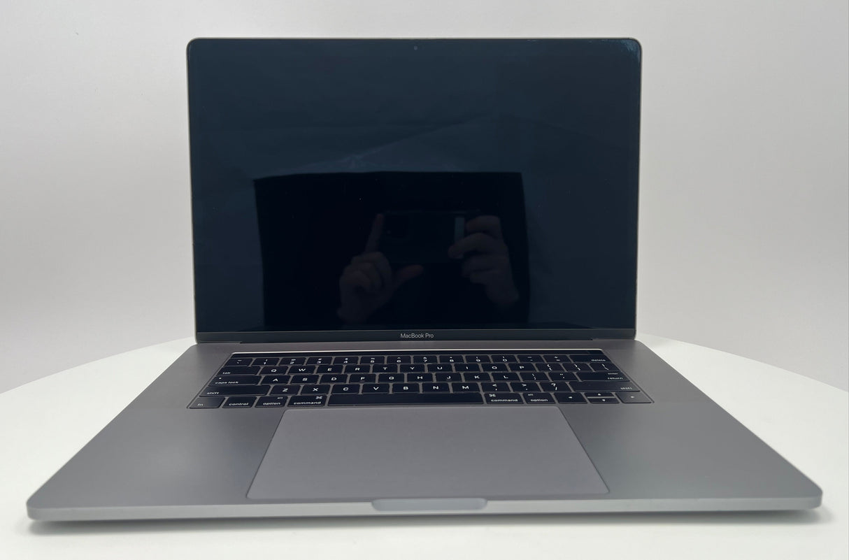 2016 Apple MacBook Pro 15-inch i7 2.7GHz 16GB RAM 512GB SSD | Radeon Pro 455