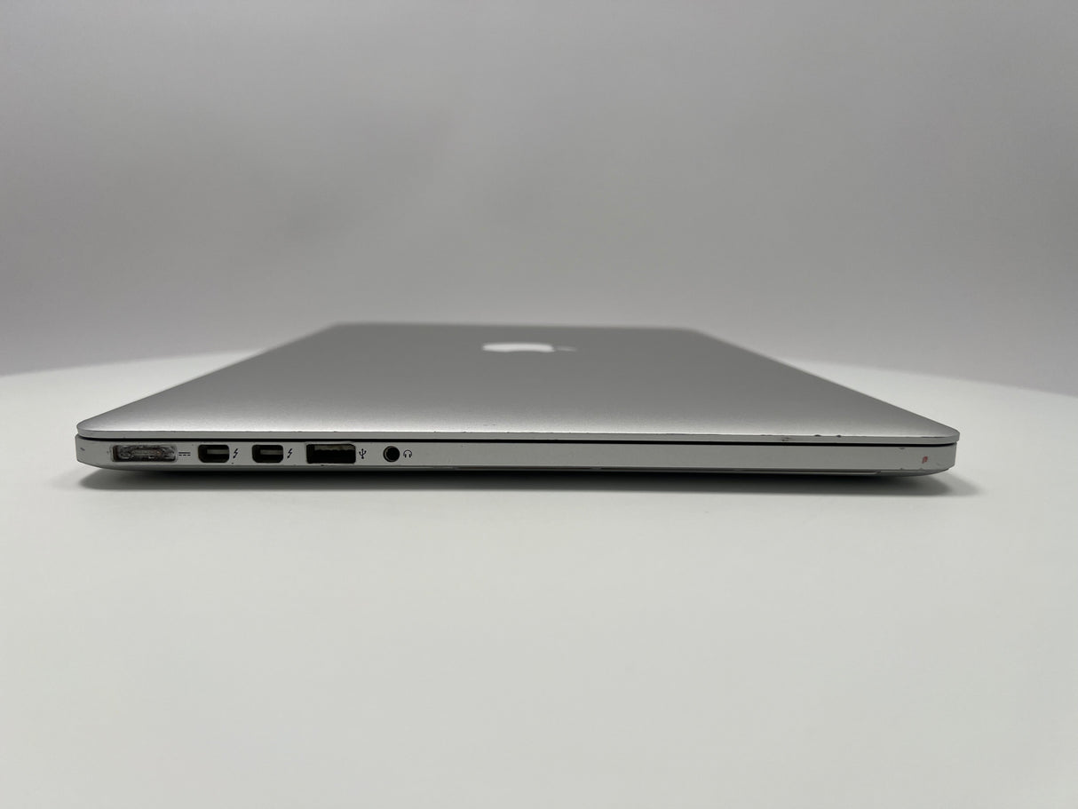 2015 MacBook Pro 15-inch i7 2.8GHz – 16GB RAM 1TB SSD AMD R9 M370X | For Parts Only
