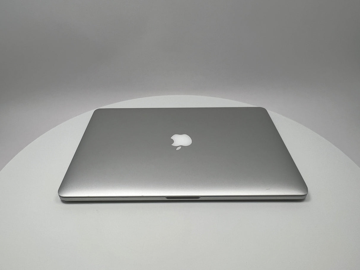 2015 MacBook Pro 15-inch i7 2.8GHz – 16GB RAM 1TB SSD AMD R9 M370X | Silver