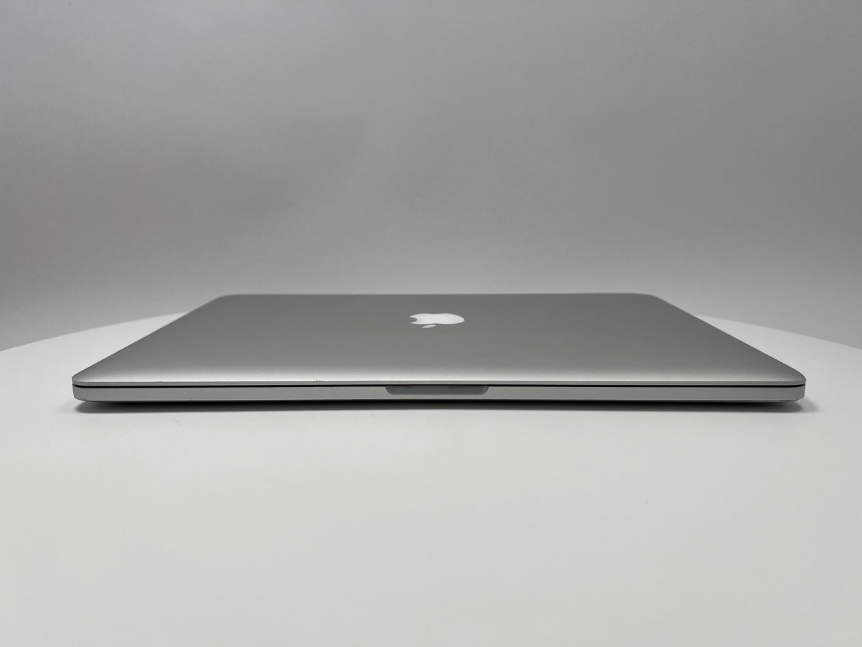 2015 MacBook Pro 15-inch i7 2.8GHz – 16GB RAM 1TB SSD AMD R9 M370X | Silver