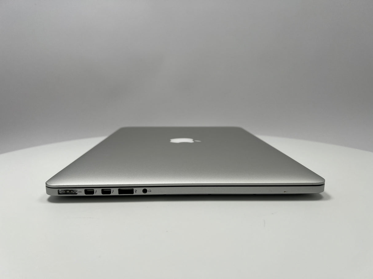 2015 MacBook Pro 15-inch i7 2.8GHz – 16GB RAM 1TB SSD AMD R9 M370X | Silver