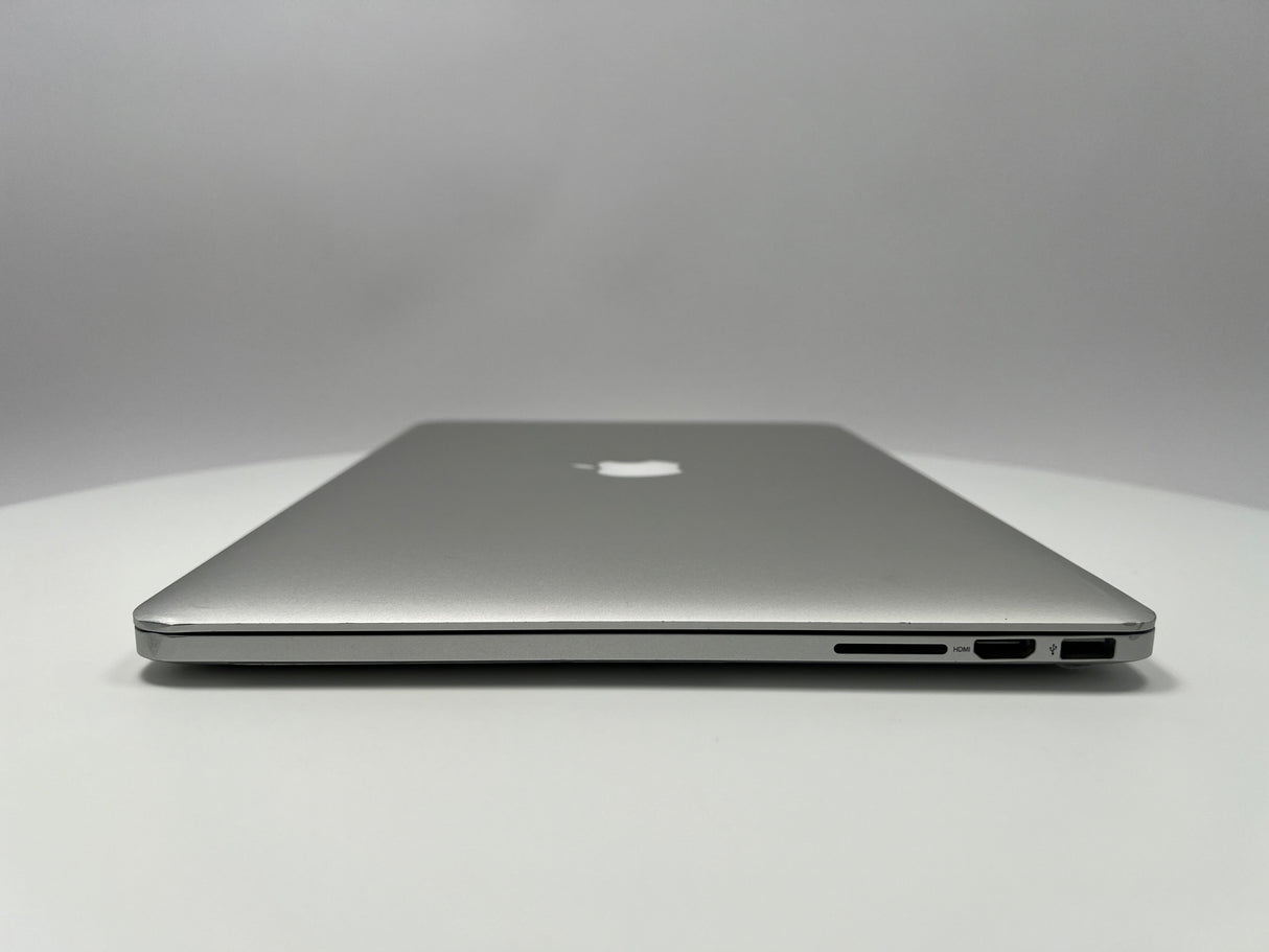 2015 MacBook Pro 15-inch i7 2.8GHz – 16GB RAM 1TB SSD AMD R9 M370X | Silver