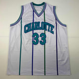 Camiseta de baloncesto blanca de Charlotte de Alonzo Mourning autografiada y firmada por JSA COA