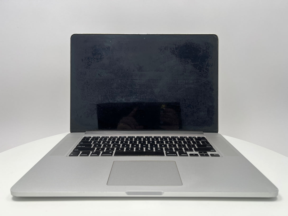 2015 MacBook Pro 15-inch i7 2.8GHz – 16GB RAM 1TB SSD AMD R9 M370X | Silver
