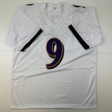 Camiseta de fútbol blanca de Baltimore autografiada/firmada por Justin Tucker (JSA COA)