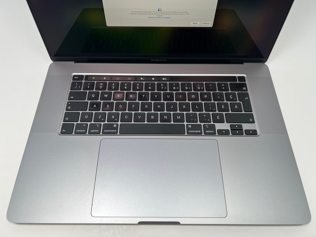 2019 Apple MacBook Pro 16-inch – i9 2.4GHz 32GB RAM 2TB SSD 5500M 8GB | French Keyboard