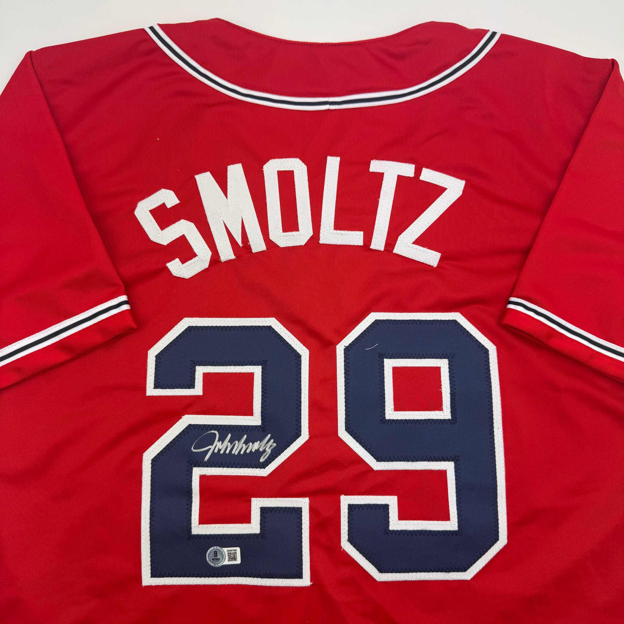 Camiseta de béisbol roja de Atlanta de John Smoltz autografiada/firmada Beckett BAS COA