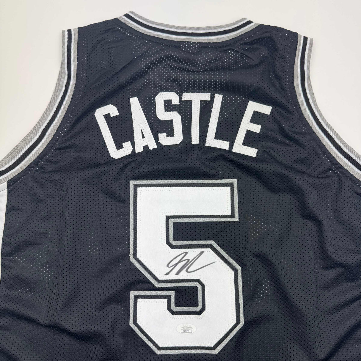 Camiseta de baloncesto negra de San Antonio, autografiada y firmada por Stephon Castle (JSA COA)