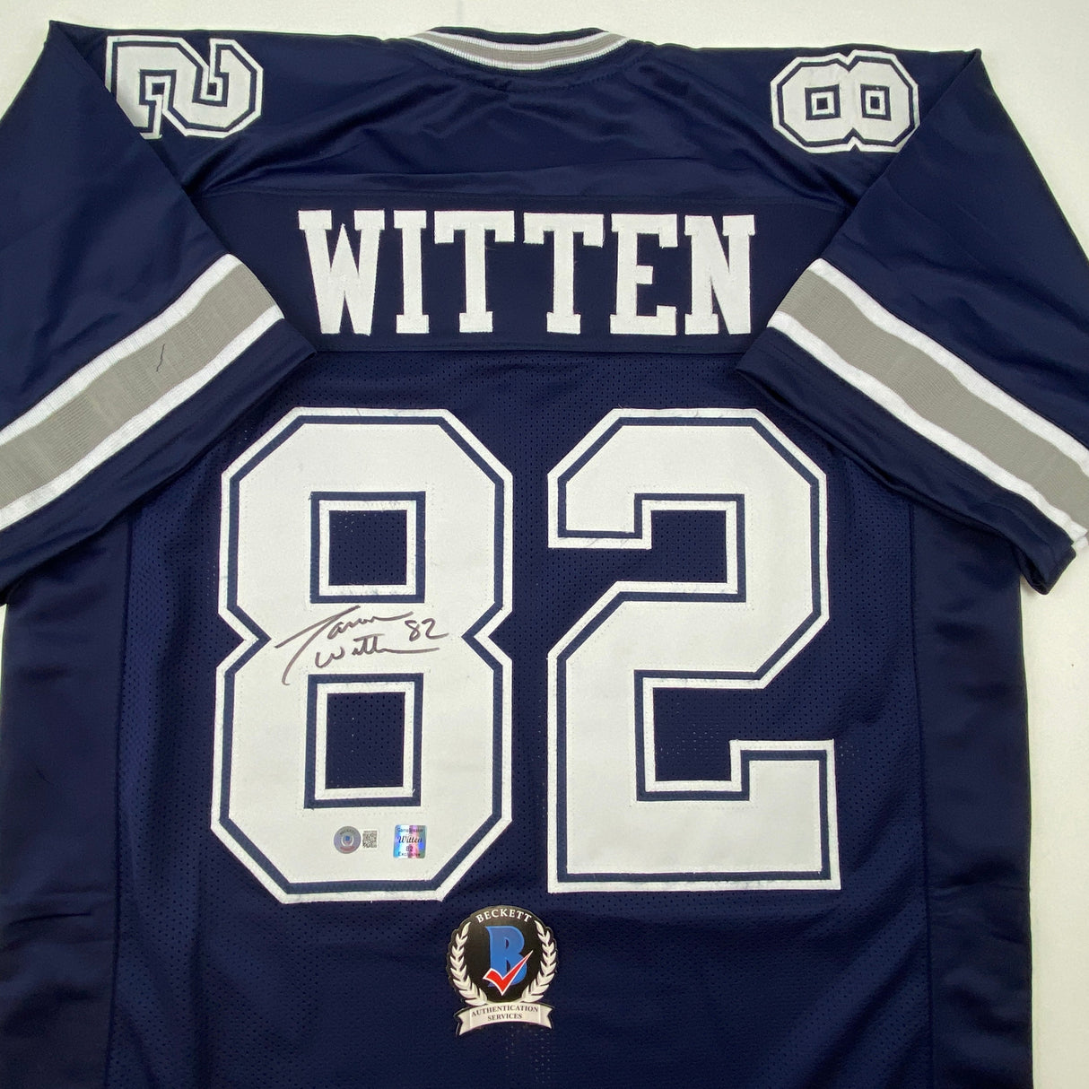 Camiseta de fútbol azul oscuro autografiada/firmada de Jason Witten Dallas Beckett BAS COA