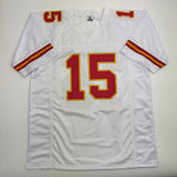 Camiseta de fútbol americano blanca de Kansas City autografiada/firmada por Patrick Mahomes (JSA COA)