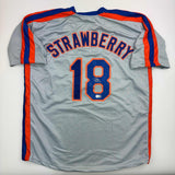 Camiseta de béisbol gris de Nueva York autografiada/firmada de Darryl Strawberry. PSA/Certificado de ADN.