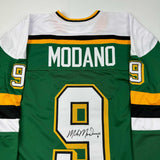 Camiseta de hockey verde de Minnesota de Mike Modano autografiada/firmada Beckett BAS COA