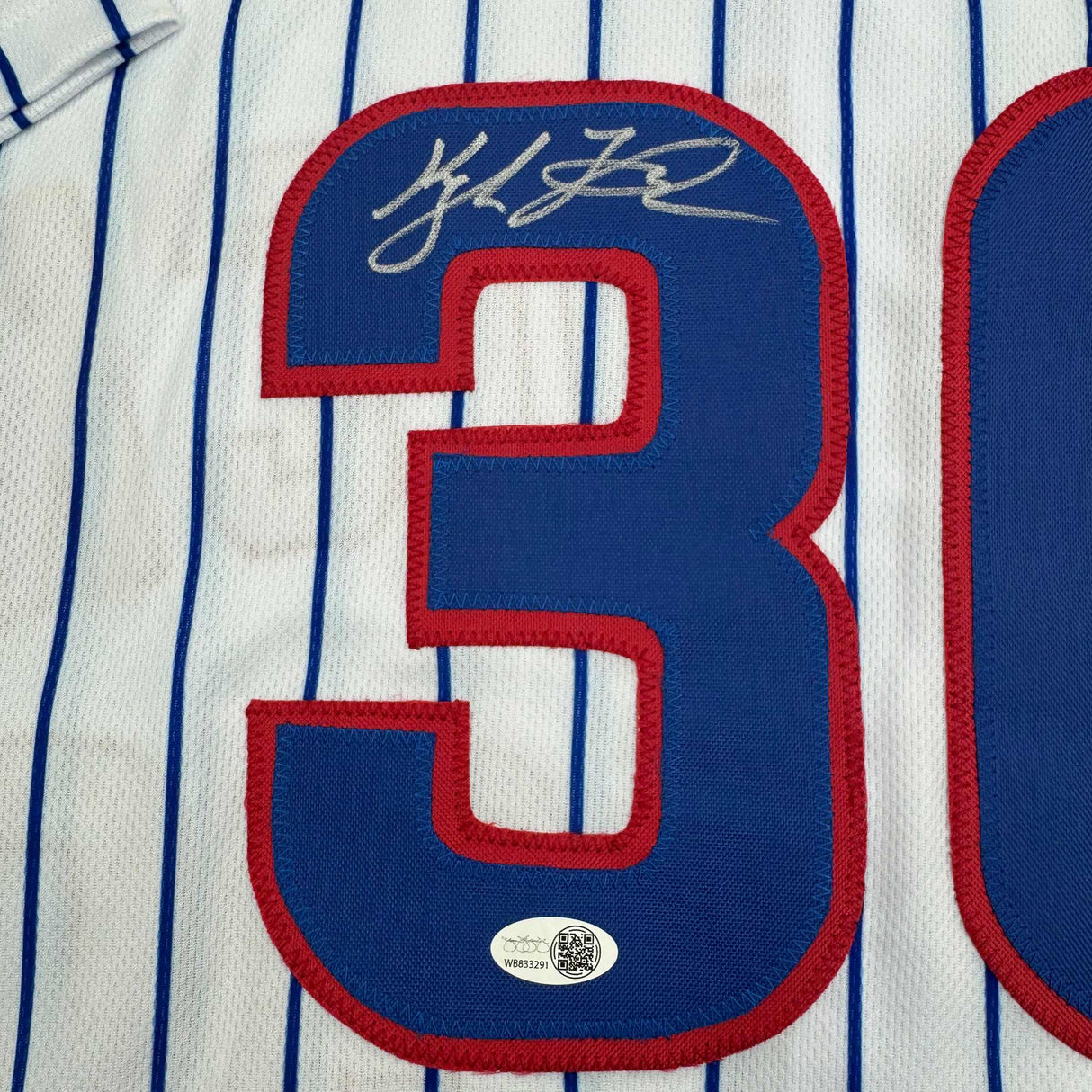 Camiseta de béisbol a rayas de Chicago de Kyle Tucker autografiada y firmada por JSA COA