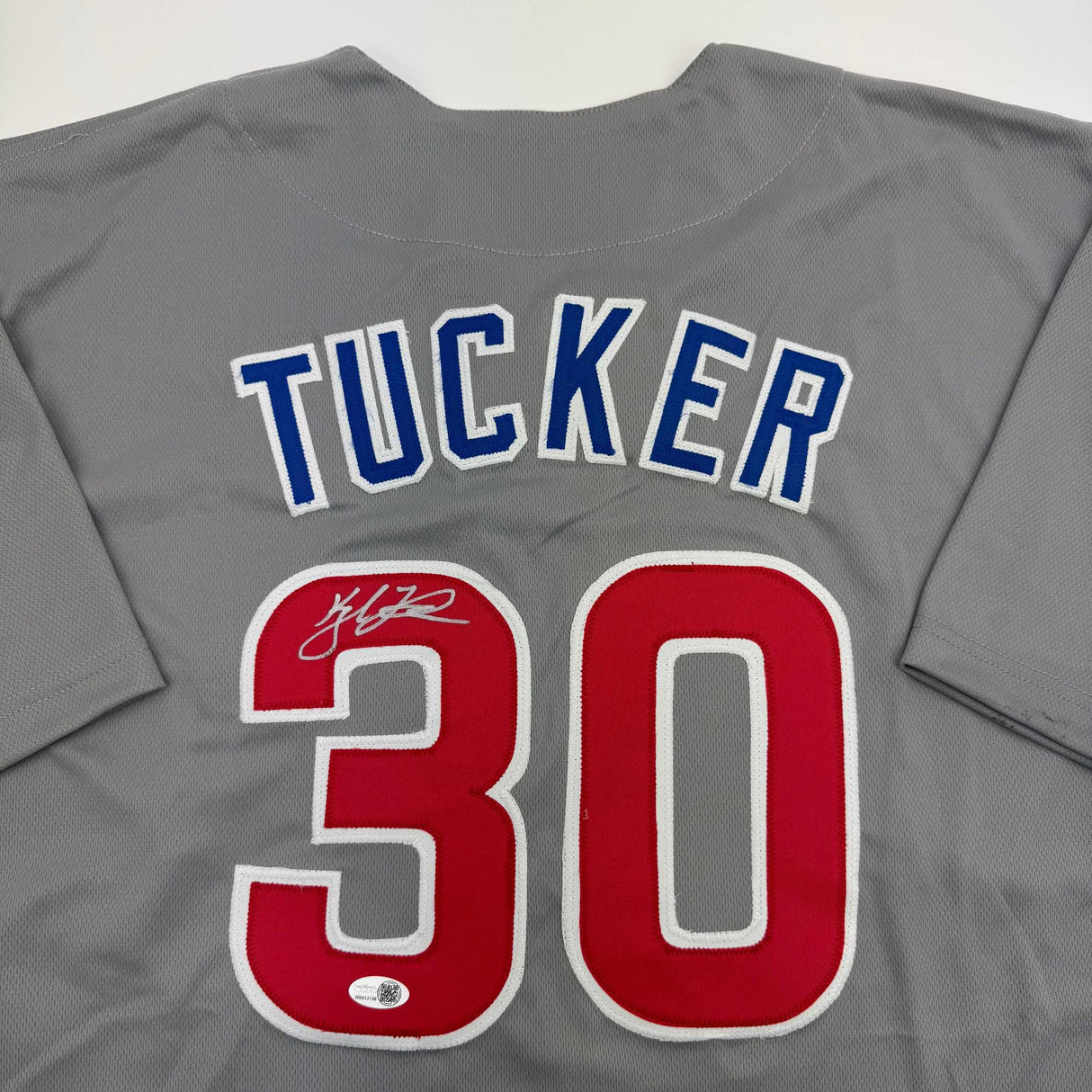 Camiseta de béisbol gris de Chicago autografiada/firmada por Kyle Tucker (JSA COA)