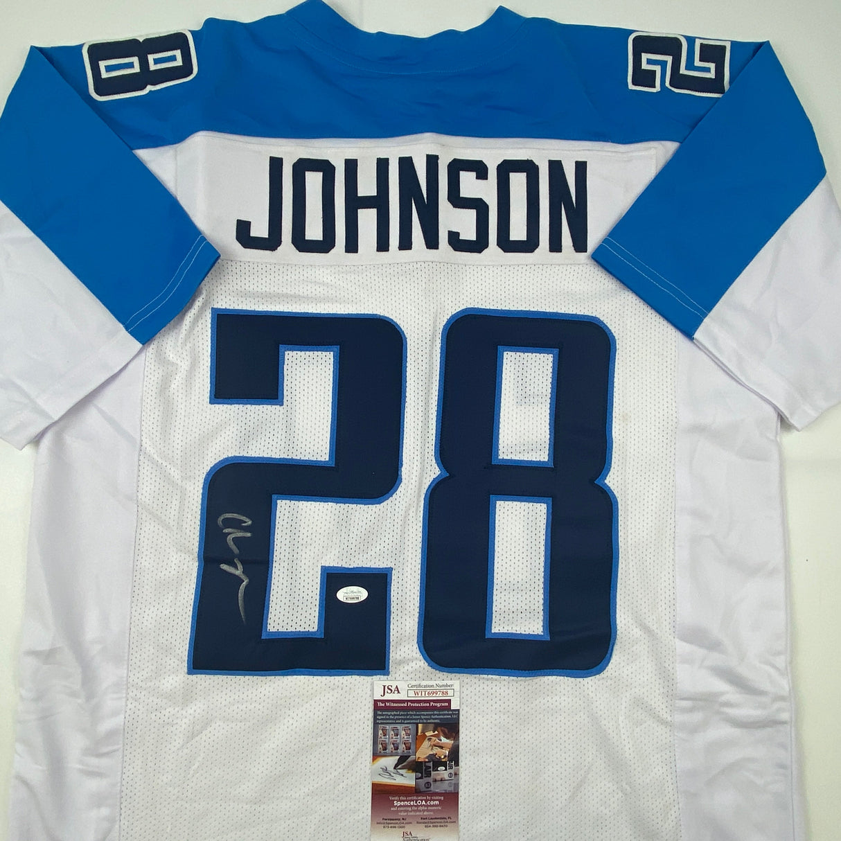 Camiseta de fútbol americano blanca de Tennessee de Chris Johnson autografiada/firmada JSA COA