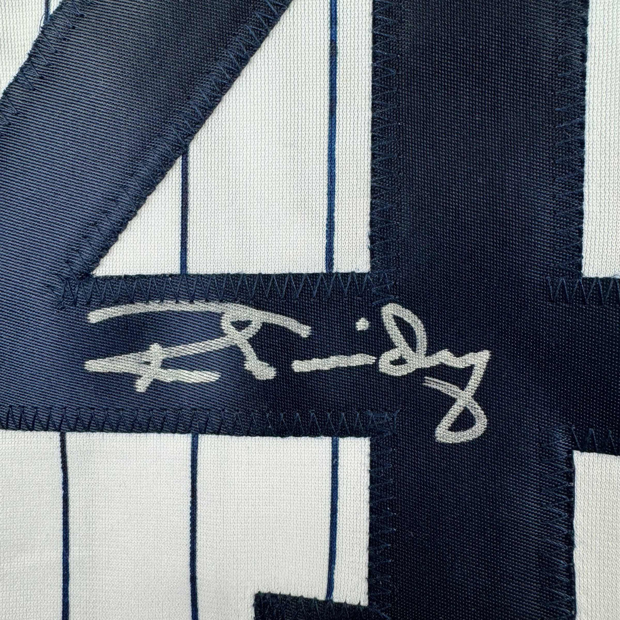 Camiseta de béisbol a rayas de Nueva York autografiada/firmada por Ron Guidry Beckett BAS COA