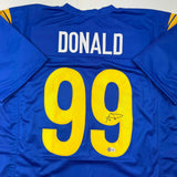 Camiseta de fútbol azul de Los Ángeles autografiada/firmada por Aaron Donald Beckett BAS COA