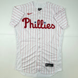 Camiseta de béisbol auténtica de rayas de los Philadelphia Phillies autografiada y firmada por Bryce Harper. Fanáticos y MLB COA.