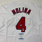Camiseta de béisbol blanca de St. Louis de Yadier Molina autografiada y firmada por Beckett BAS COA
