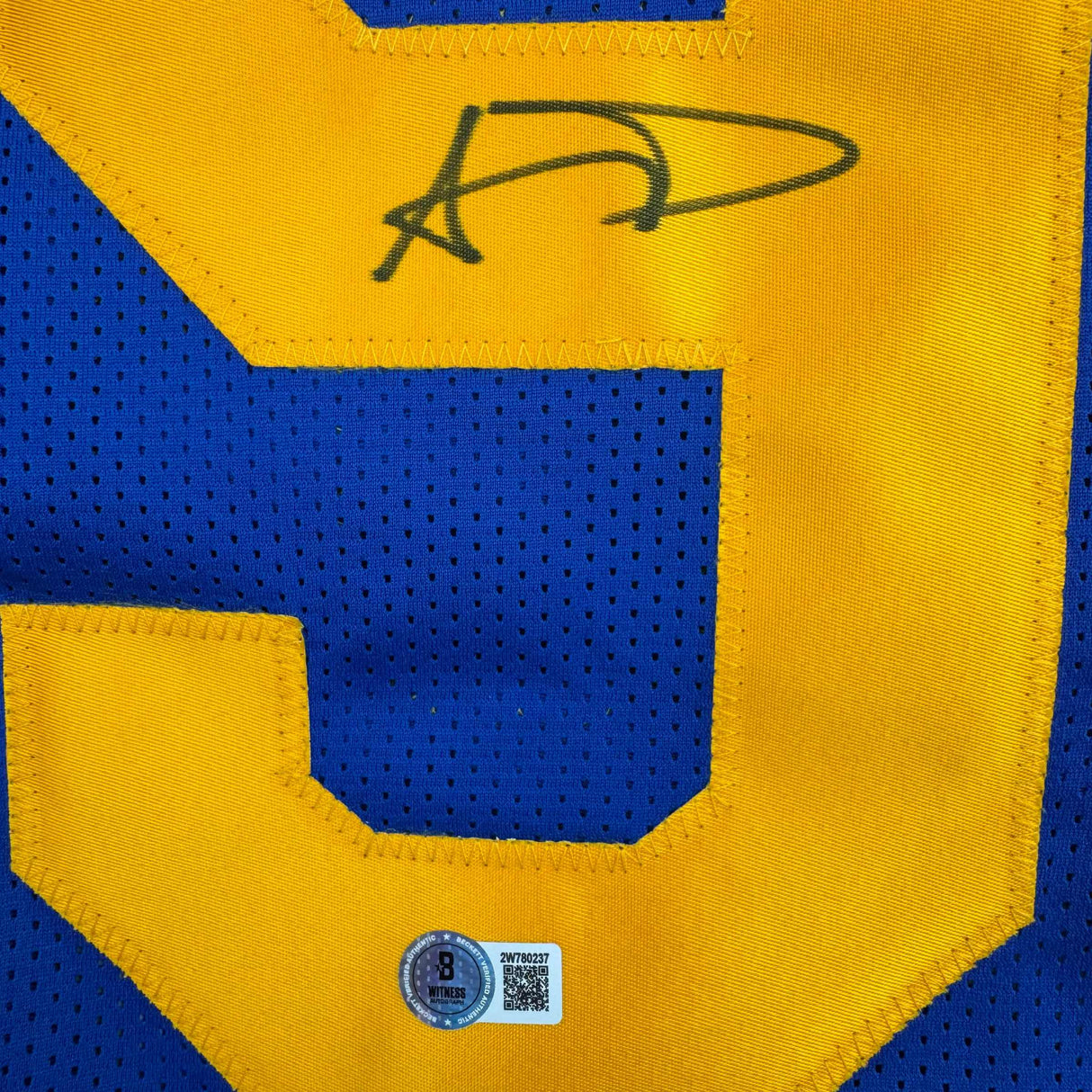 Camiseta de fútbol retro azul autografiada/firmada de Aaron Donald Los Ángeles LA Beckett BAS COA