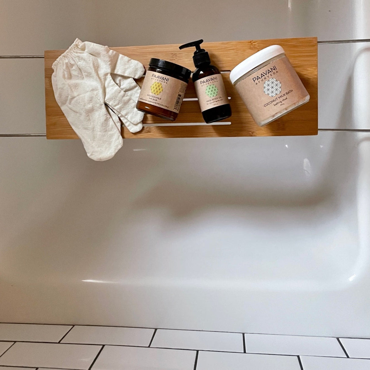 Pila de baño | Ritual ayurvédico de autocuidado para cuerpo, mente, espíritu y piel