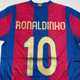Camiseta de fútbol azul/roja del Barcelona de Ronaldinho autografiada/firmada Beckett BAS COA