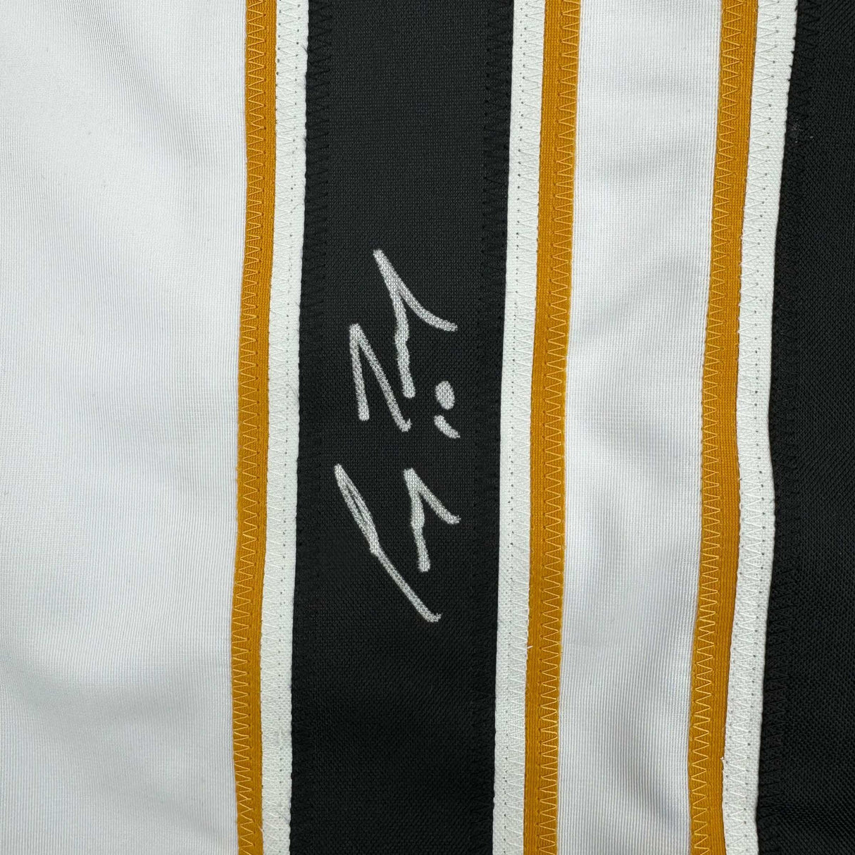 Camiseta de hockey blanca de Anaheim de Corey Perry, enmarcada, autografiada y firmada, 35 x 39, JSA COA