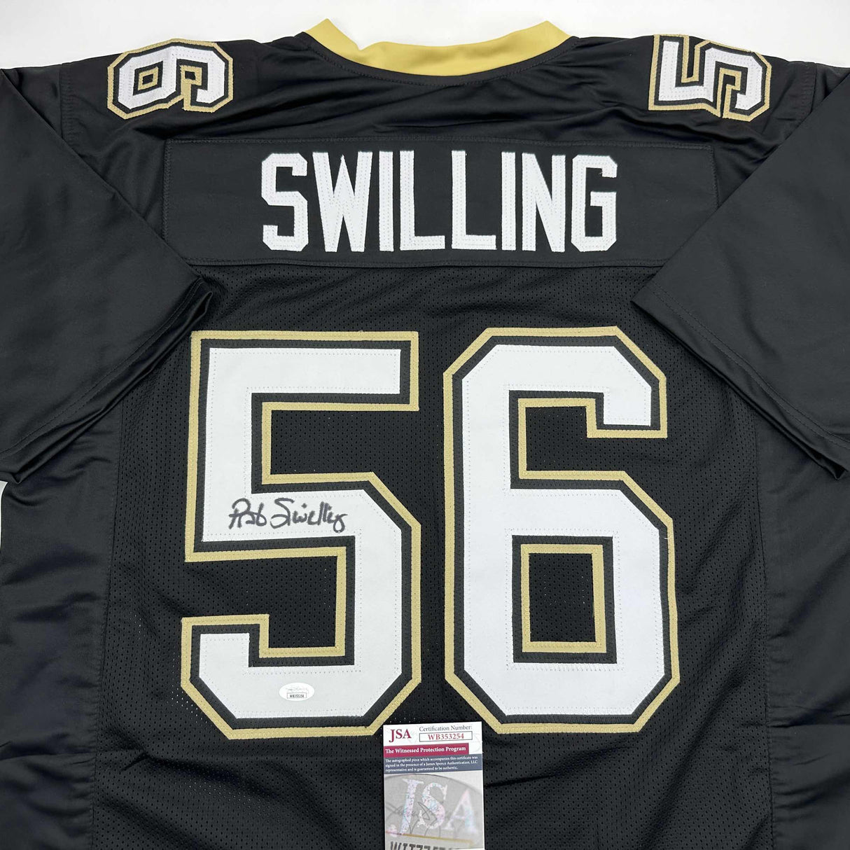 Camiseta de fútbol negra de Nueva Orleans autografiada/firmada por Pat Swilling (JSA COA)