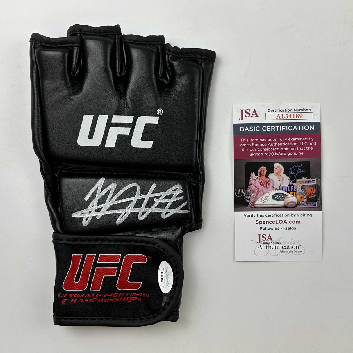 Guante de MMA negro de UFC autografiado/firmado por Khabib Nurmagomedov Ultimate Fighting JSA COA