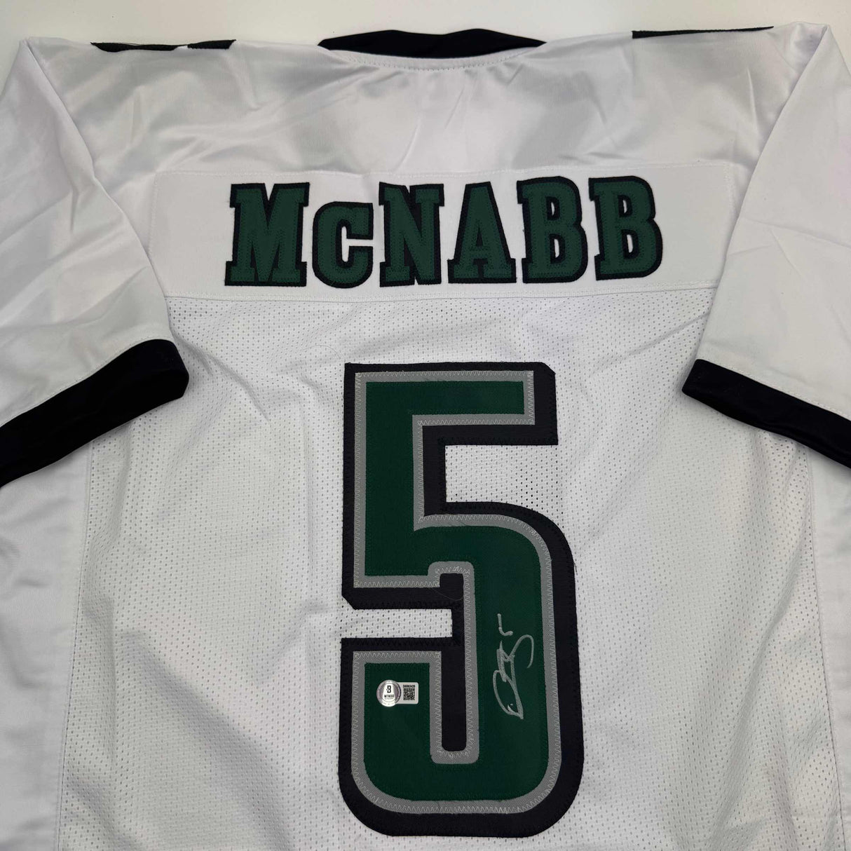 Camiseta de fútbol blanca de Filadelfia autografiada/firmada por Donovan McNabb (JSA COA)