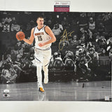 Foto de baloncesto de 16 x 20 de los Denver Nuggets autografiada y firmada por Nikola Jokic (JSA COA n.° 1)