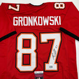 Camiseta de fútbol roja de Tampa Bay autografiada/firmada por Rob Gronkowski (JSA COA)